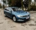 Синий Фольксваген Пассат Б8, объемом двигателя 2 л и пробегом 225 тыс. км за 15500 $, фото 1 на Automoto.ua