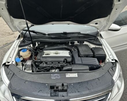 Белый Фольксваген Пассат СС, объемом двигателя 2 л и пробегом 224 тыс. км за 7700 $, фото 11 на Automoto.ua