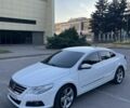 Белый Фольксваген Пассат СС, объемом двигателя 2 л и пробегом 215 тыс. км за 8400 $, фото 1 на Automoto.ua