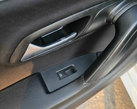 Белый Фольксваген Пассат СС, объемом двигателя 2 л и пробегом 230 тыс. км за 11800 $, фото 13 на Automoto.ua