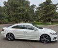Белый Фольксваген Пассат СС, объемом двигателя 2 л и пробегом 220 тыс. км за 11200 $, фото 1 на Automoto.ua
