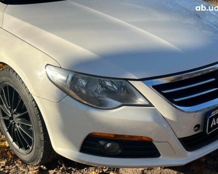 Белый Фольксваген Пассат СС, объемом двигателя 2 л и пробегом 244 тыс. км за 7440 $, фото 4 на Automoto.ua