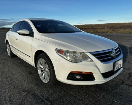 Белый Фольксваген Пассат СС, объемом двигателя 2 л и пробегом 249 тыс. км за 8300 $, фото 2 на Automoto.ua