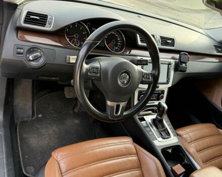 Белый Фольксваген Пассат СС, объемом двигателя 1.8 л и пробегом 200 тыс. км за 9000 $, фото 7 на Automoto.ua