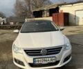 Белый Фольксваген Пассат СС, объемом двигателя 1.8 л и пробегом 200 тыс. км за 9000 $, фото 1 на Automoto.ua