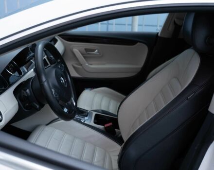 Белый Фольксваген Пассат СС, объемом двигателя 1.8 л и пробегом 280 тыс. км за 8500 $, фото 6 на Automoto.ua