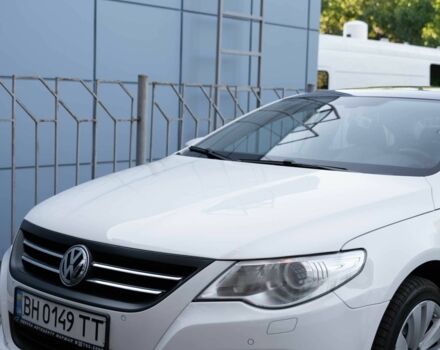 Белый Фольксваген Пассат СС, объемом двигателя 1.8 л и пробегом 280 тыс. км за 8500 $, фото 1 на Automoto.ua