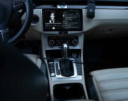 Белый Фольксваген Пассат СС, объемом двигателя 1.8 л и пробегом 280 тыс. км за 8500 $, фото 7 на Automoto.ua