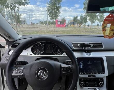 Білий Фольксваген Пассат СС, об'ємом двигуна 2 л та пробігом 330 тис. км за 7500 $, фото 4 на Automoto.ua