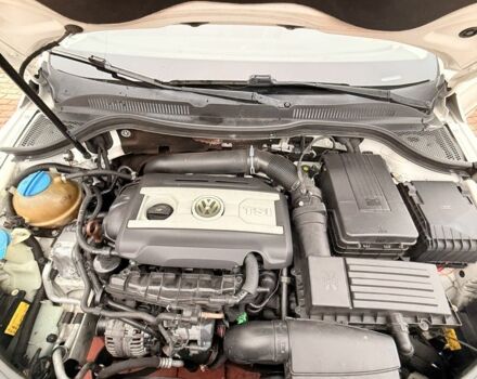 Білий Фольксваген Пассат СС, об'ємом двигуна 2 л та пробігом 225 тис. км за 10500 $, фото 11 на Automoto.ua