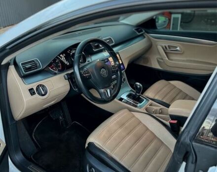 Белый Фольксваген Пассат СС, объемом двигателя 2 л и пробегом 210 тыс. км за 11500 $, фото 3 на Automoto.ua