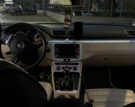 Белый Фольксваген Пассат СС, объемом двигателя 2 л и пробегом 328 тыс. км за 8700 $, фото 6 на Automoto.ua