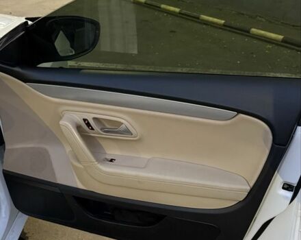 Белый Фольксваген Пассат СС, объемом двигателя 2 л и пробегом 328 тыс. км за 8700 $, фото 5 на Automoto.ua