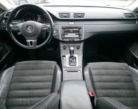 Белый Фольксваген Пассат СС, объемом двигателя 2 л и пробегом 227 тыс. км за 11000 $, фото 6 на Automoto.ua