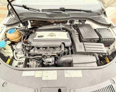 Білий Фольксваген Пассат СС, об'ємом двигуна 2 л та пробігом 225 тис. км за 10500 $, фото 10 на Automoto.ua