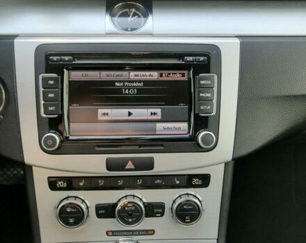 Белый Фольксваген Пассат СС, объемом двигателя 2 л и пробегом 257 тыс. км за 9500 $, фото 6 на Automoto.ua