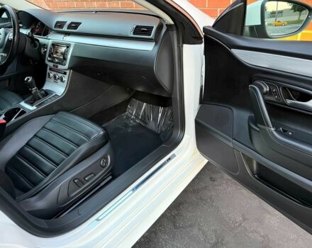 Белый Фольксваген Пассат СС, объемом двигателя 2 л и пробегом 82 тыс. км за 4100 $, фото 13 на Automoto.ua