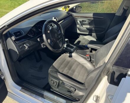 Білий Фольксваген Пассат СС, об'ємом двигуна 2 л та пробігом 285 тис. км за 10200 $, фото 5 на Automoto.ua