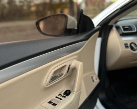 Белый Фольксваген Пассат СС, объемом двигателя 2 л и пробегом 211 тыс. км за 13500 $, фото 6 на Automoto.ua