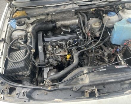 Белый Фольксваген Пассат СС, объемом двигателя 1.9 л и пробегом 305 тыс. км за 2000 $, фото 7 на Automoto.ua