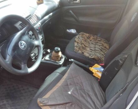 Білий Фольксваген Пассат СС, об'ємом двигуна 1.9 л та пробігом 591 тис. км за 4000 $, фото 4 на Automoto.ua