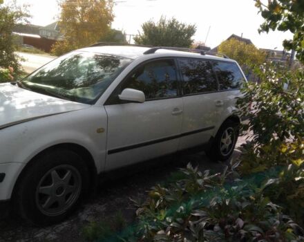 Білий Фольксваген Пассат СС, об'ємом двигуна 1.9 л та пробігом 591 тис. км за 4000 $, фото 2 на Automoto.ua