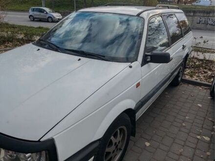 Білий Фольксваген Пассат СС, об'ємом двигуна 1.9 л та пробігом 291 тис. км за 723 $, фото 1 на Automoto.ua