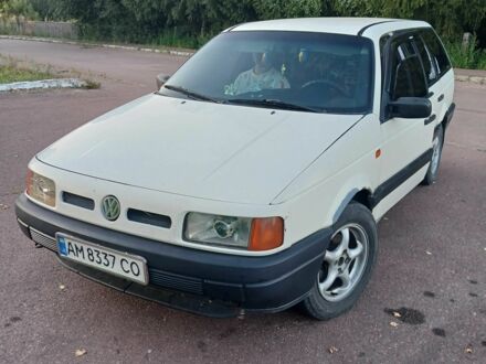 Фольксваген Пассат СС 1991 у Овруче на Automoto.ua Білий Фольксваген Пассат СС, об'ємом двигуна 1.6 л та пробігом 350 тис. км за 2183 $, фото 1 на Automoto.ua