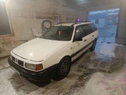 Белый Фольксваген Пассат СС, объемом двигателя 1.8 л и пробегом 380 тыс. км за 1650 $, фото 1 на Automoto.ua