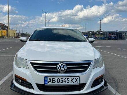 Белый Фольксваген Пассат СС, объемом двигателя 2 л и пробегом 197 тыс. км за 8200 $, фото 1 на Automoto.ua