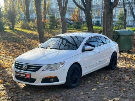 Белый Фольксваген Пассат СС, объемом двигателя 2 л и пробегом 244 тыс. км за 6940 $, фото 1 на Automoto.ua