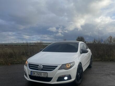 Білий Фольксваген Пассат СС, об'ємом двигуна 2 л та пробігом 302 тис. км за 12200 $, фото 1 на Automoto.ua