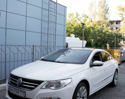 Белый Фольксваген Пассат СС, объемом двигателя 1.8 л и пробегом 280 тыс. км за 8500 $, фото 1 на Automoto.ua