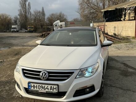 Белый Фольксваген Пассат СС, объемом двигателя 1.8 л и пробегом 200 тыс. км за 9000 $, фото 1 на Automoto.ua