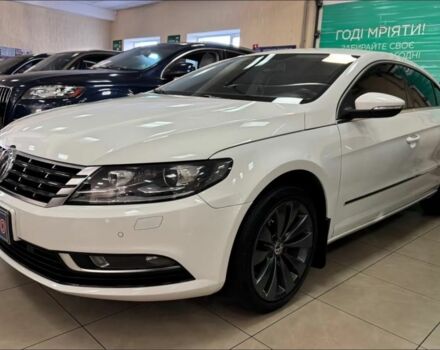 Белый Фольксваген Пассат СС, объемом двигателя 2 л и пробегом 228 тыс. км за 12000 $, фото 1 на Automoto.ua