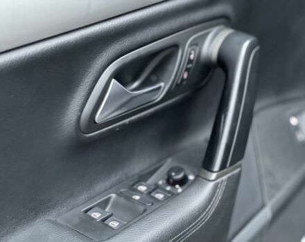 Чорний Фольксваген Пассат СС, об'ємом двигуна 2 л та пробігом 245 тис. км за 7799 $, фото 19 на Automoto.ua