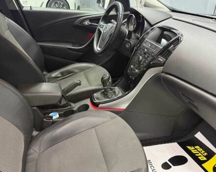 Чорний Фольксваген Пассат СС, об'ємом двигуна 2 л та пробігом 255 тис. км за 5700 $, фото 14 на Automoto.ua