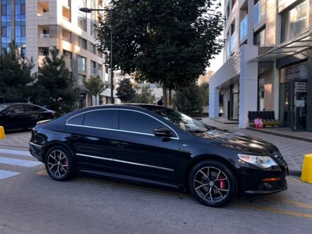 Черный Фольксваген Пассат СС, объемом двигателя 2 л и пробегом 196 тыс. км за 8000 $, фото 1 на Automoto.ua