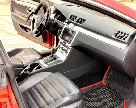 Красный Фольксваген Пассат СС, объемом двигателя 2 л и пробегом 182 тыс. км за 10700 $, фото 9 на Automoto.ua