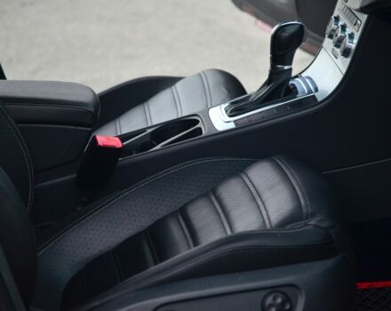 Красный Фольксваген Пассат СС, объемом двигателя 2 л и пробегом 182 тыс. км за 10700 $, фото 18 на Automoto.ua