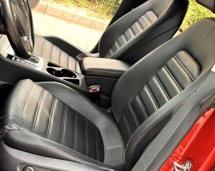 Красный Фольксваген Пассат СС, объемом двигателя 2 л и пробегом 182 тыс. км за 10700 $, фото 12 на Automoto.ua