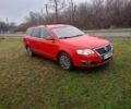 Красный Фольксваген Пассат СС, объемом двигателя 1.6 л и пробегом 275 тыс. км за 6000 $, фото 1 на Automoto.ua