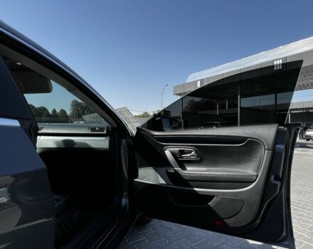 Серый Фольксваген Пассат СС, объемом двигателя 2 л и пробегом 306 тыс. км за 8300 $, фото 7 на Automoto.ua