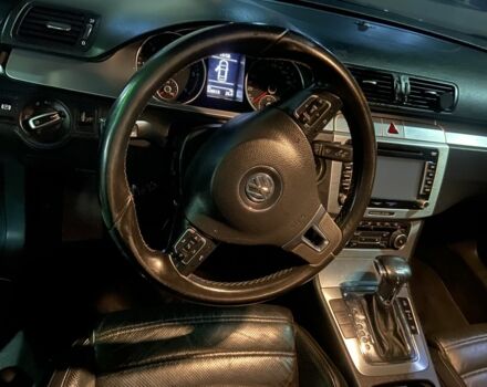 Серый Фольксваген Пассат СС, объемом двигателя 2 л и пробегом 240 тыс. км за 8000 $, фото 4 на Automoto.ua