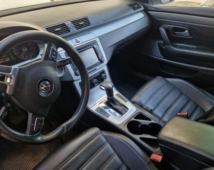 Серый Фольксваген Пассат СС, объемом двигателя 2 л и пробегом 260 тыс. км за 174 $, фото 1 на Automoto.ua