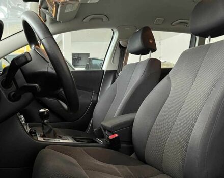 Сірий Фольксваген Пассат СС, об'ємом двигуна 1.6 л та пробігом 286 тис. км за 7000 $, фото 8 на Automoto.ua