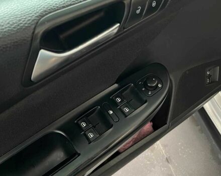 Сірий Фольксваген Пассат СС, об'ємом двигуна 1.6 л та пробігом 286 тис. км за 7000 $, фото 18 на Automoto.ua