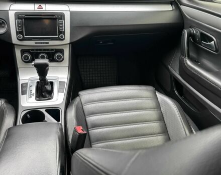 Серый Фольксваген Пассат СС, объемом двигателя 2 л и пробегом 275 тыс. км за 9000 $, фото 12 на Automoto.ua