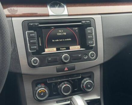 Сірий Фольксваген Пассат СС, об'ємом двигуна 2 л та пробігом 180 тис. км за 8200 $, фото 6 на Automoto.ua