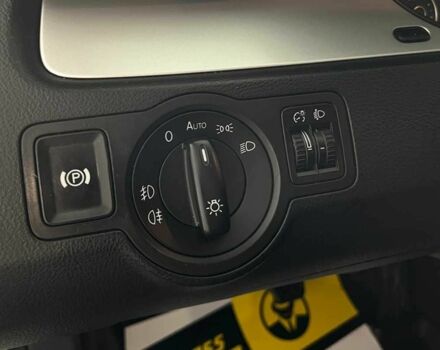 Сірий Фольксваген Пассат СС, об'ємом двигуна 1.6 л та пробігом 286 тис. км за 7000 $, фото 13 на Automoto.ua